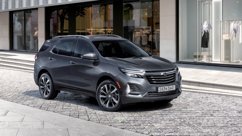 2022 Equinox Phtography: Exterior 3/4 front view