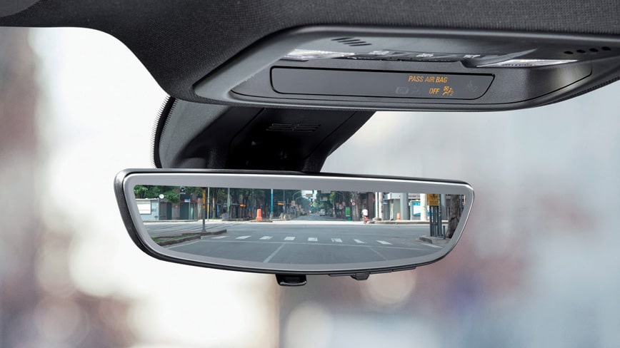 2022 Chevrolet Traverse Photography: HD DIsplay Room Mirror