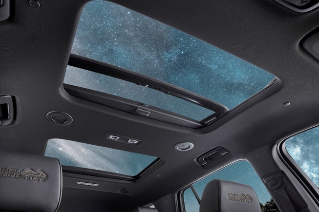 2022 Chevrolet Traverse Design: Interior SKYSCAPE Dual Panner Sunroof