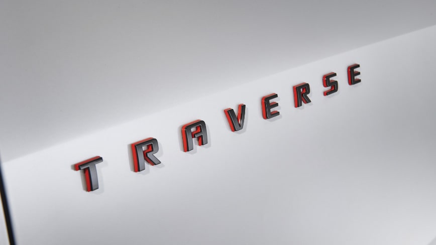 2022 Chevrolet Traverse Trims: Redline Exterior 1/2 Rear